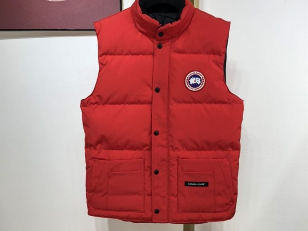 Canada goose red gilet hotsell