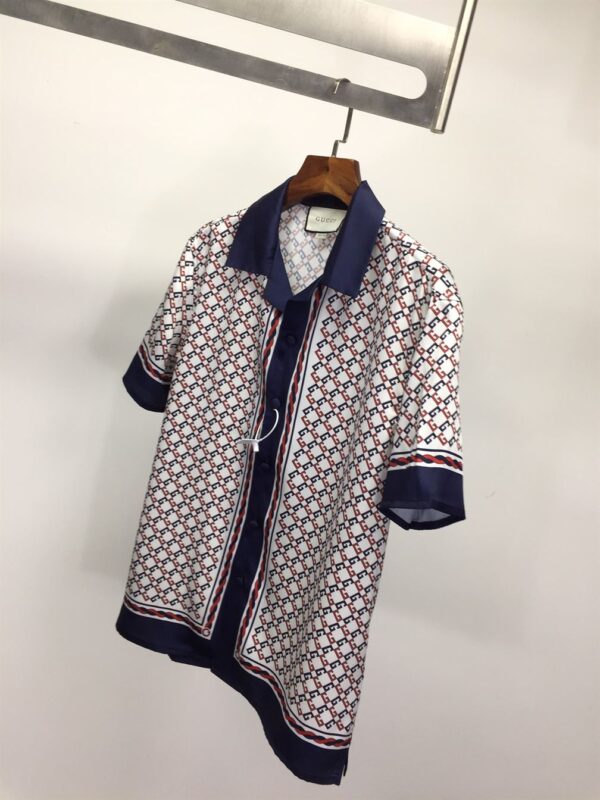トップス GEOMETRIC G PRINT MUSLIN BOWLING SHIRT Geometric G print muslin bowling shirt in ivory | GUCCI® MX