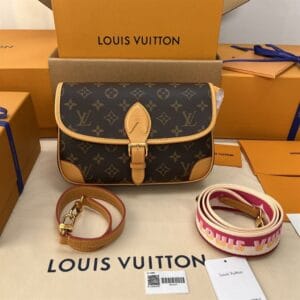 LOUIS VUITTON DIANE MONOGRAM - LW054