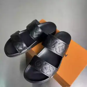 VUITTON SLIPPERS CLEARANCE - LVSD066