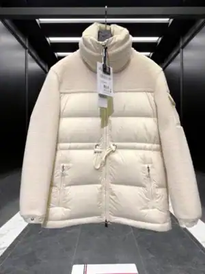 Moncler Escaut Short Down Jacket - MC151
